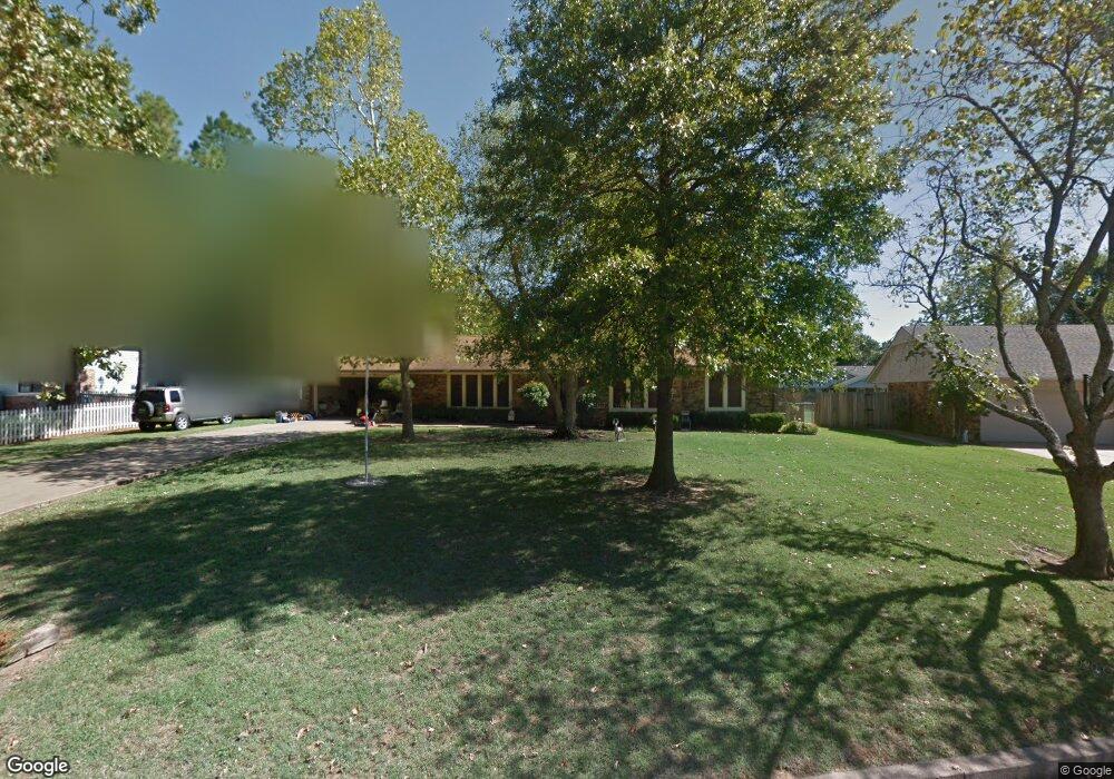 1028 N Miller Dr, Claremore, OK 74017 - photo 1