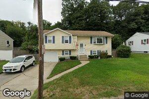 322 9th Ave, Woonsocket, RI 02895
