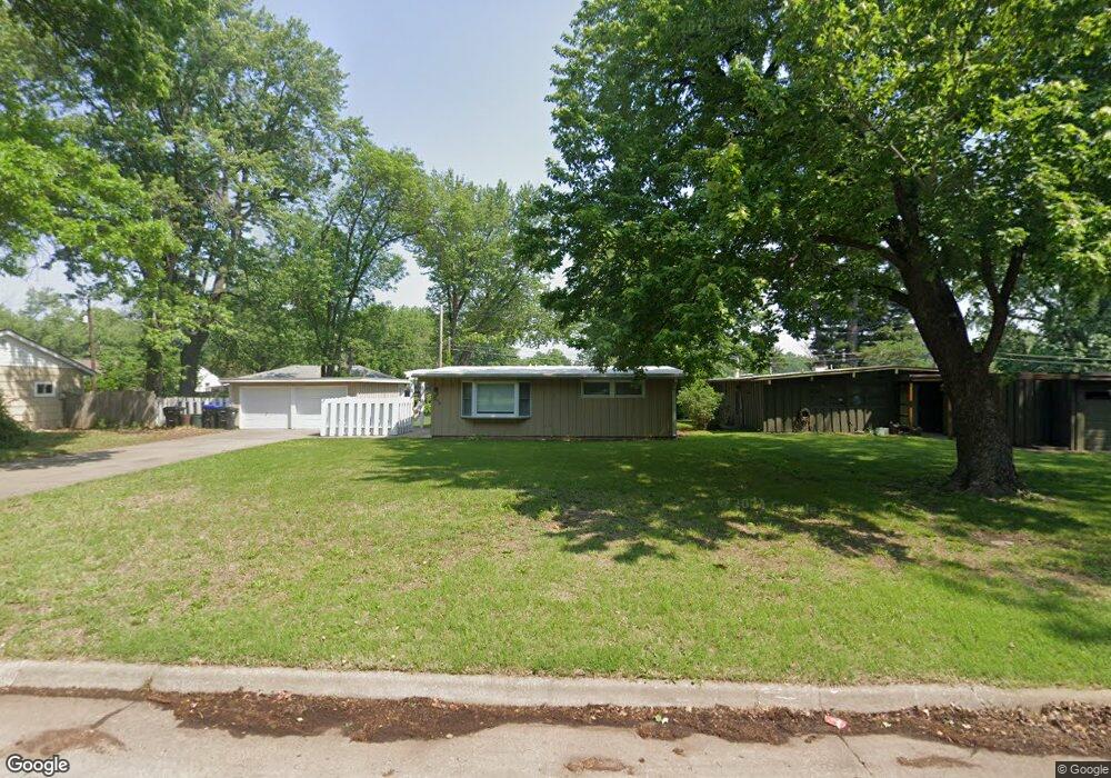1628 SW Shunga Dr, Topeka, KS 66611 - photo 1