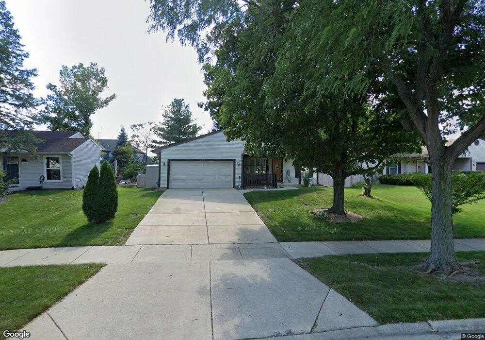 352 Westbrook Cir, Naperville, IL 60565 - photo 1