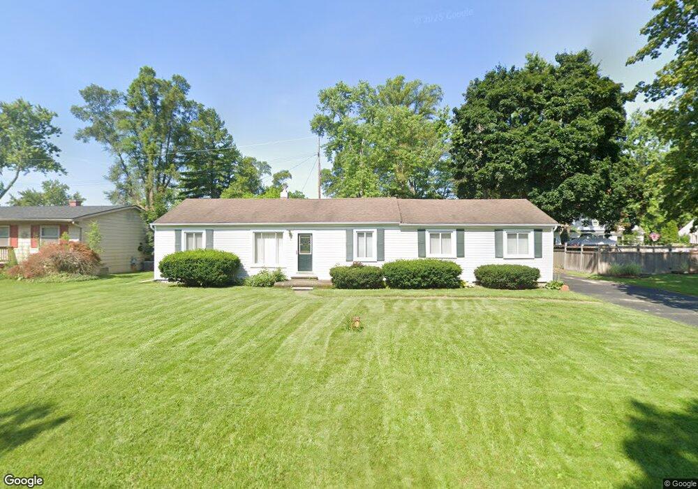 1570 Maddox St, West Bloomfield, MI 48324 - photo 1