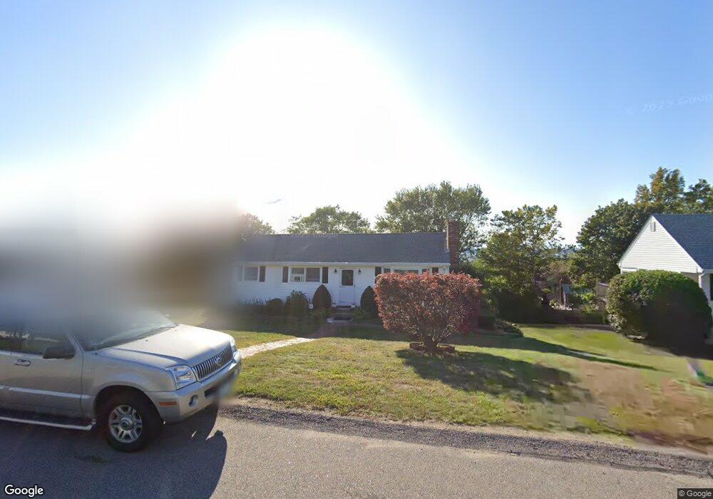 24 Algonquin Dr, Middletown, RI 02842 - photo 1