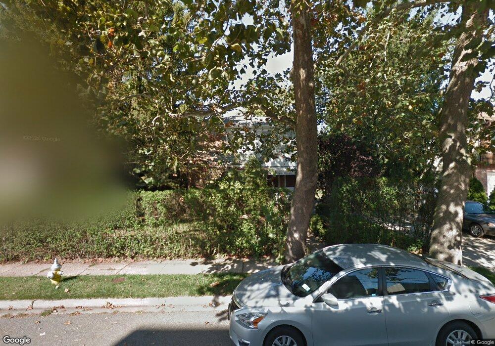 984 Lutz St, Franklin Square, NY 11010 - photo 1