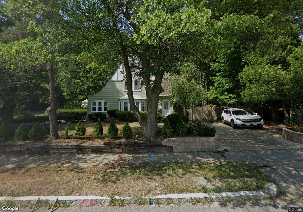 683 Worcester St unit 1, Wellesley Hills, MA 02481 - photo 1