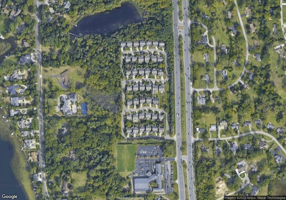 1028 Glenwood Ct, Bloomfield Hills, MI 48302 - photo 1