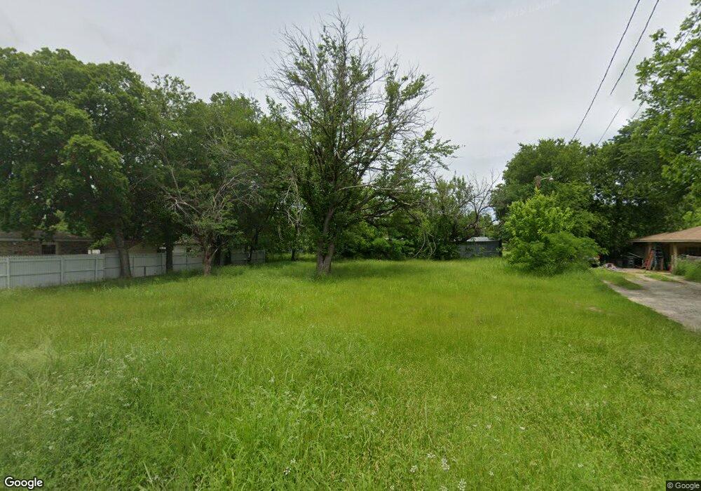 305 Morgan St, Cleburne, TX 76031 - photo 1