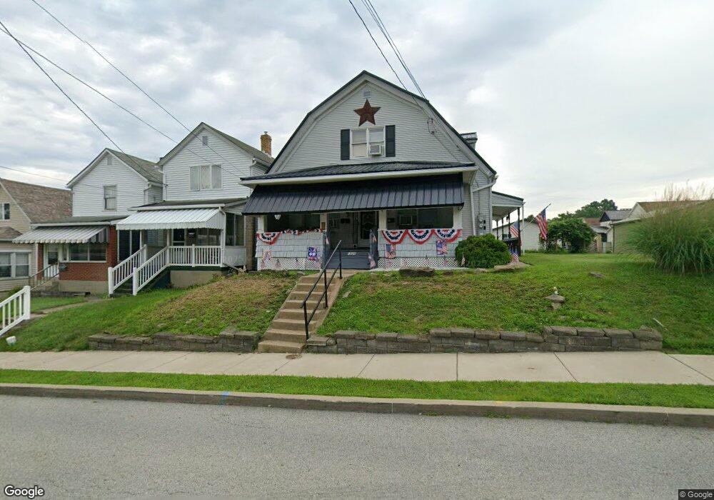 1018 1/2 Poe St, Vandergrift, PA 15690 - photo 1