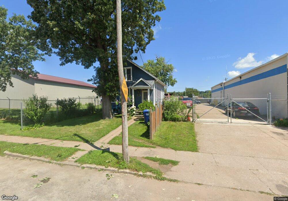 1714 W 2nd St, Davenport, IA 52802 - photo 1