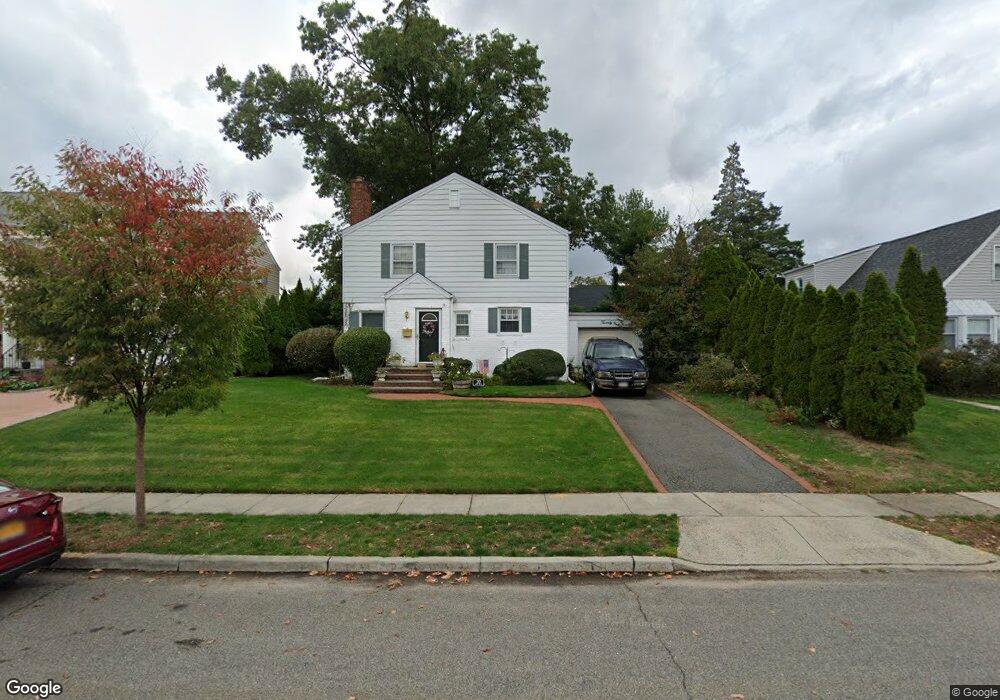 20 Maple St, Garden City, NY 11530 - photo 1