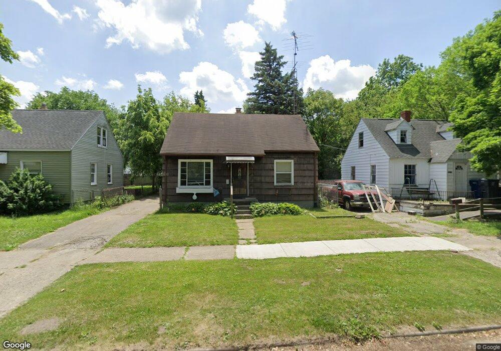 2422 Dakota Ave, Flint, MI 48506 - photo 1