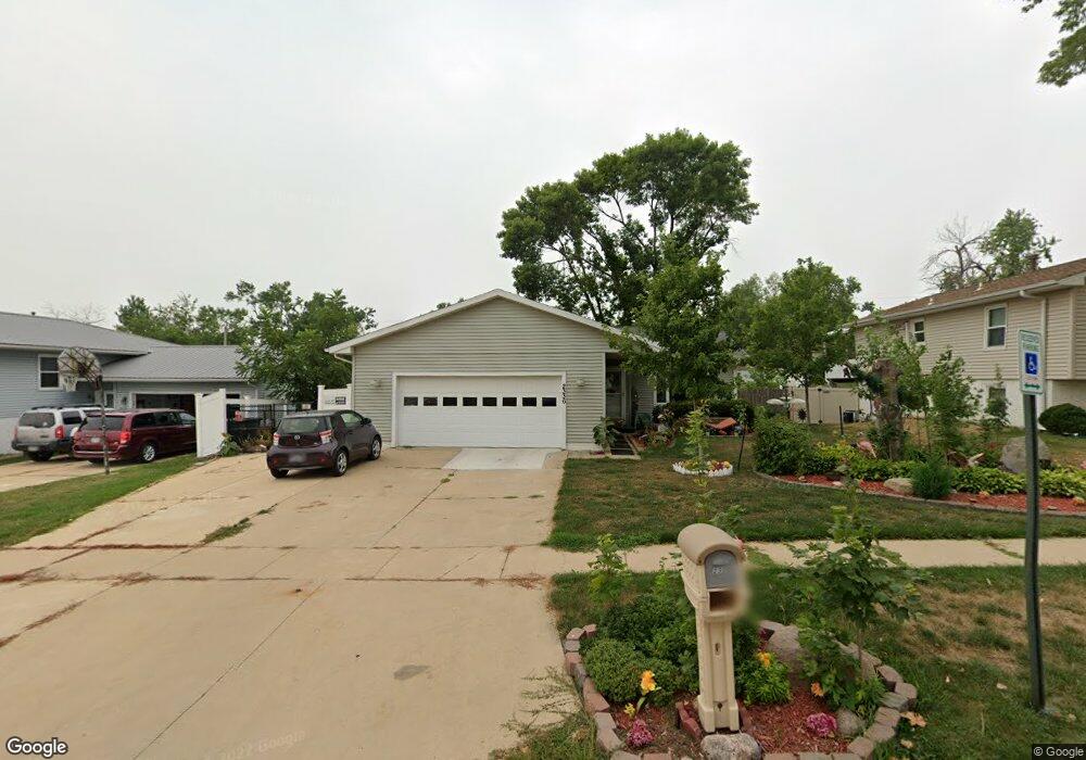 2336 25th St SW, Cedar Rapids, IA 52404 - photo 1