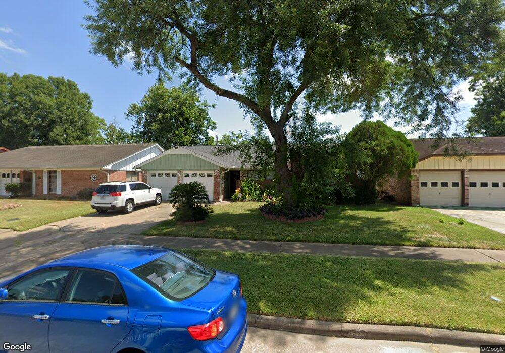 11031 Caribbean Ln, Houston, TX 77089 - photo 1