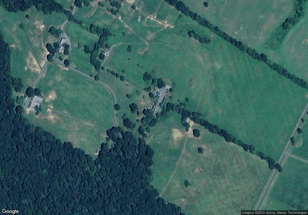 2247 Locust Hill Ln, The Plains, VA 20198 - photo 1