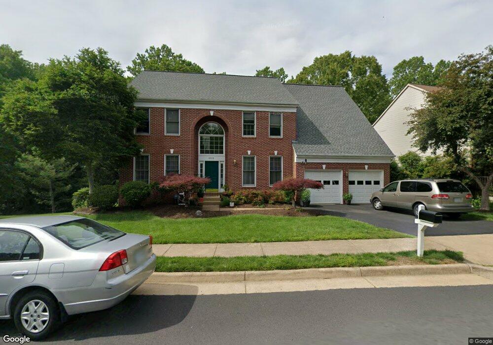 8928 Mountain Ash Dr, Springfield, VA 22153 - photo 1