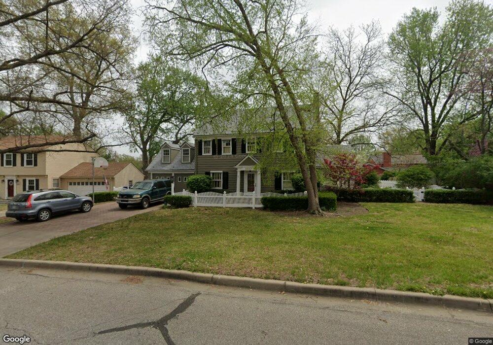 3517 SW York Way, Topeka, KS 66604 - photo 1