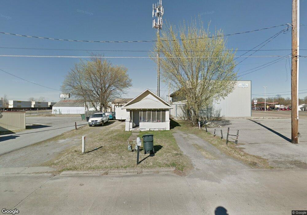 714 W 7th St, Claremore, OK 74017 - photo 1