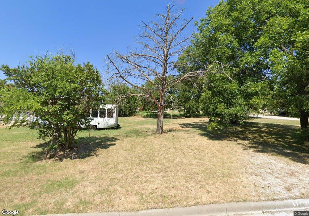 409 Throckmorton St, Gainesville, TX 76240 - photo 1