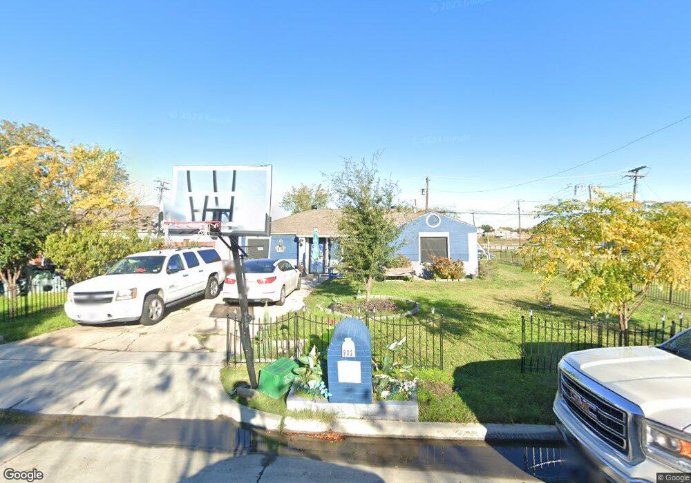 902 SW Dallas St, Grand Prairie, TX 75051 - photo 1