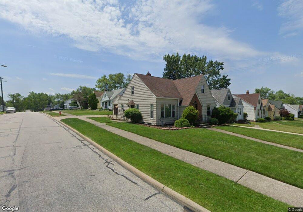 18716 Libby Rd, Maple Heights, OH 44137 - photo 1