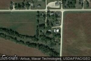 5393 Sanford St, Wyoming, IA 52362