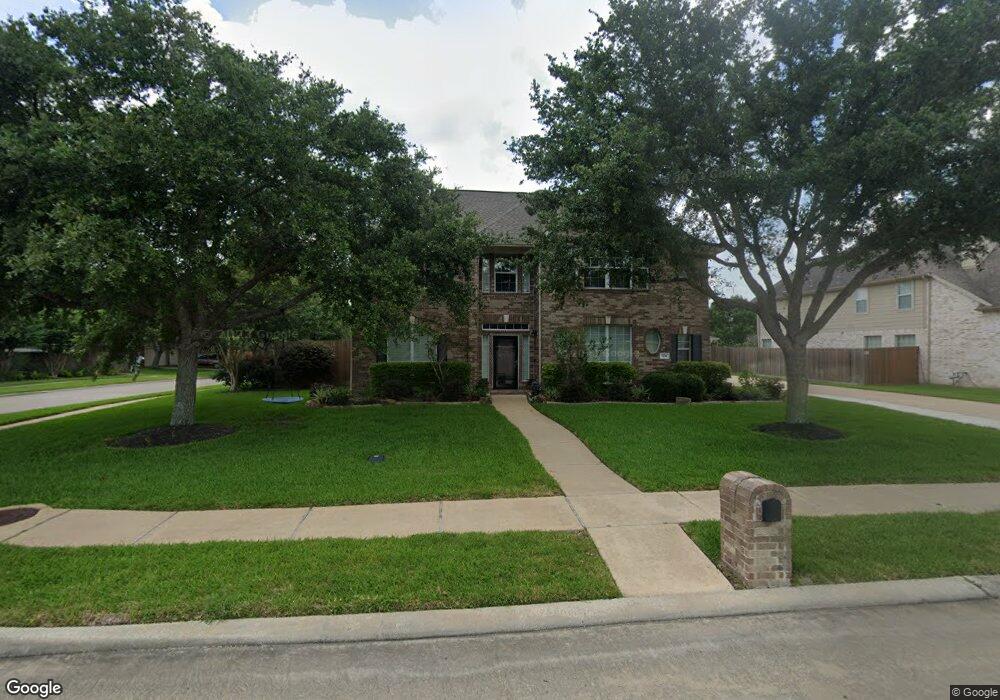 524 Falcon Lake Dr, Friendswood, TX 77546 - photo 1