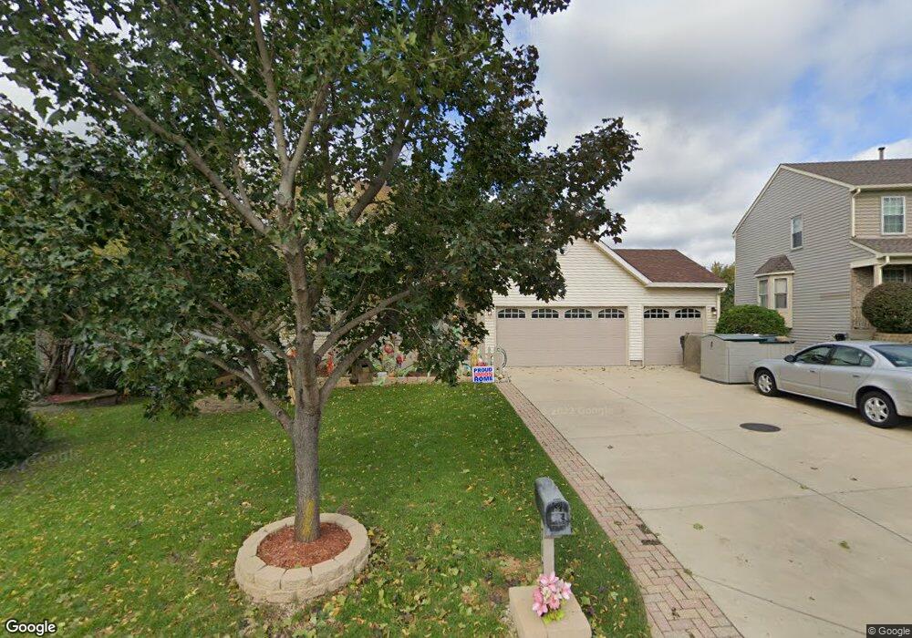 715 Mohican Trail, Lake In the Hills, IL 60156 - photo 1