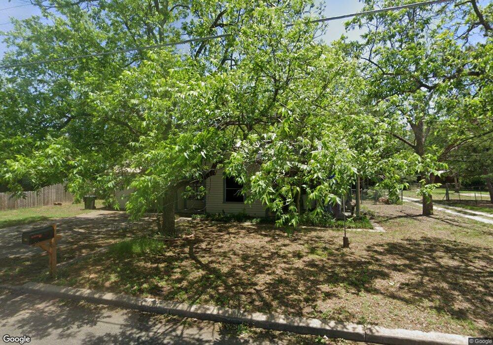 707 N Orange St, Fredericksburg, TX 78624 - photo 1