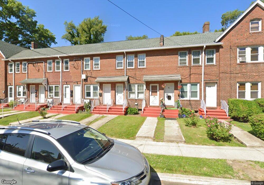 77 Alanson Rd unit 77, Bridgeport, CT 06607 - photo 1