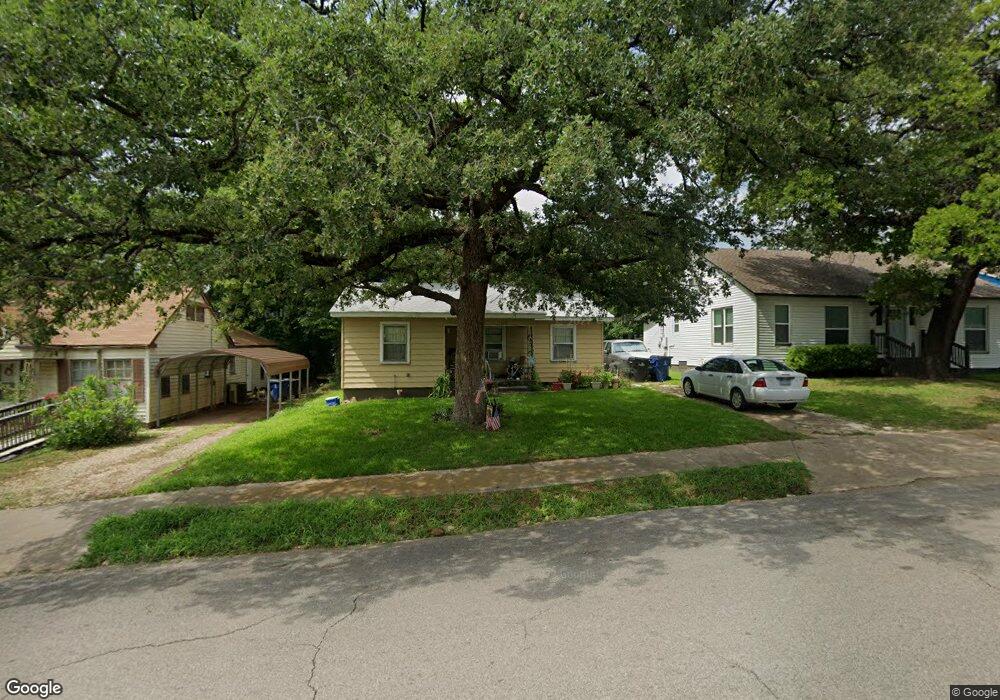 319 W Monterey St, Denison, TX 75020 - photo 1