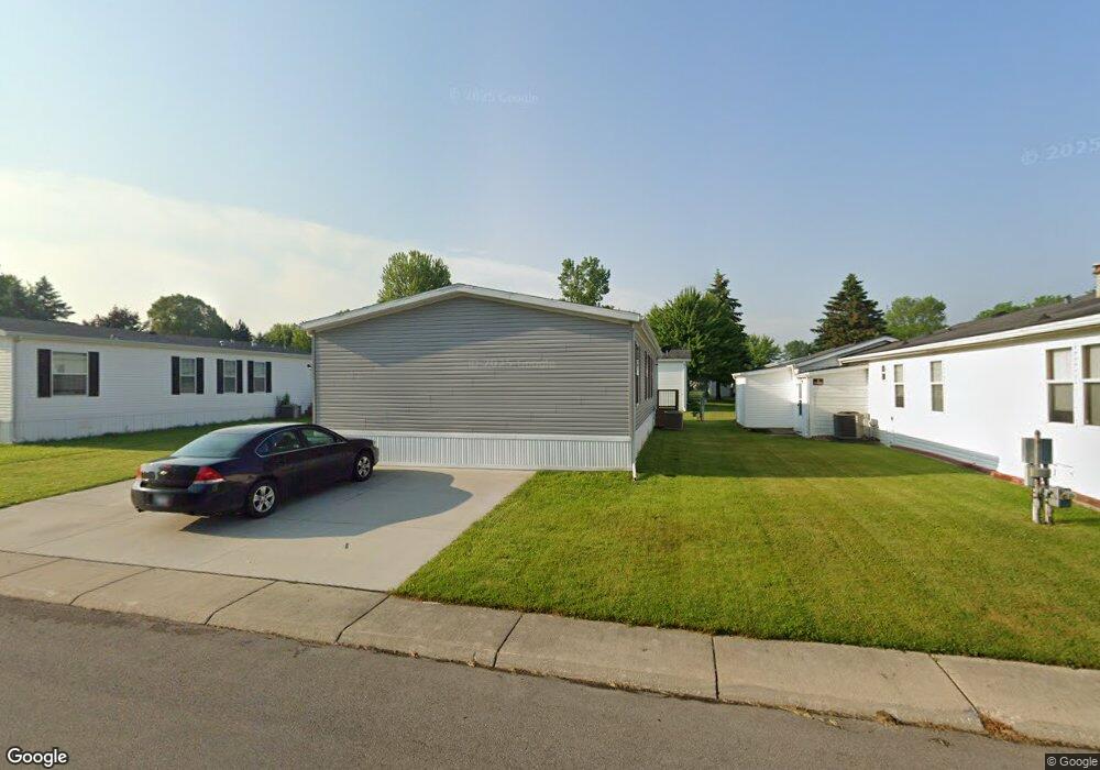 423 N Jack Pine Cir, Flint, MI 48506 - photo 1