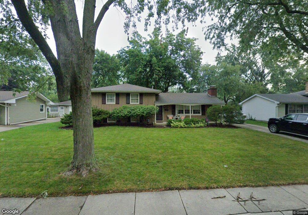 327 Robin Hill Dr, Naperville, IL 60540 - photo 1