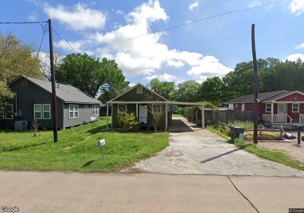 2705 Cottonwood Ave, Bay City, TX 77414 - photo 1