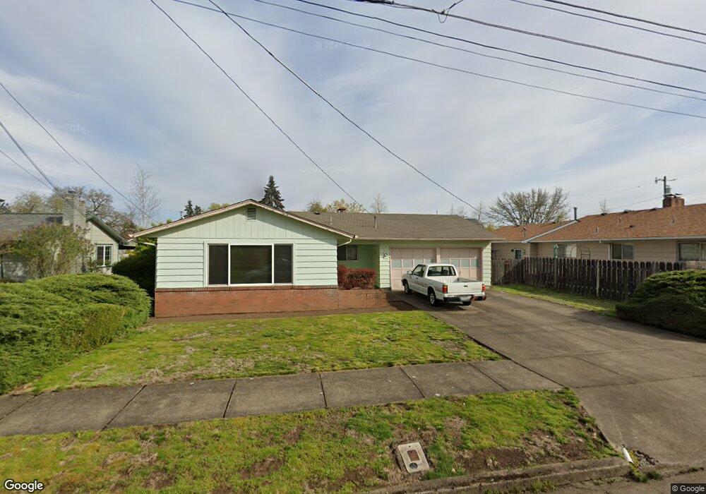 1215 11th Ave SW, Albany, OR 97321 - photo 1