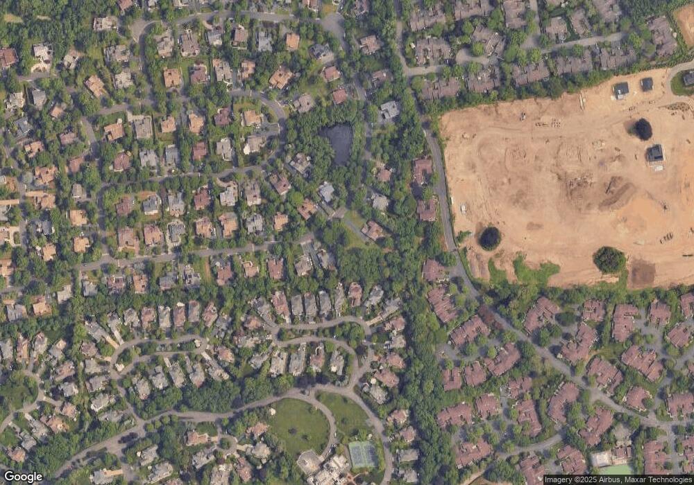 33 Bristol Dr, Manhasset, NY 11030 - photo 1