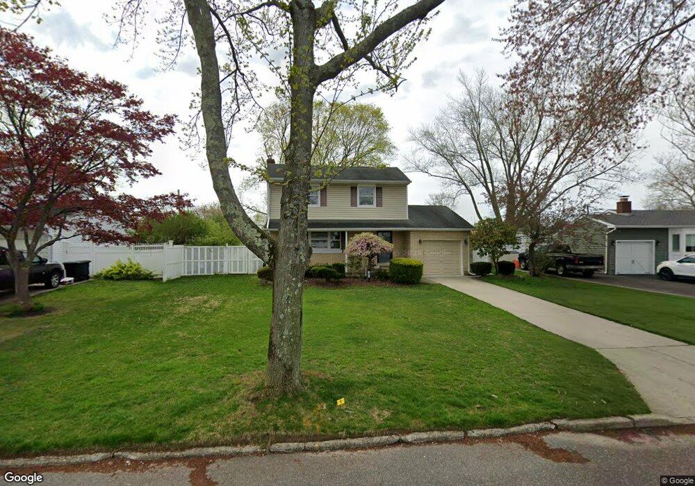 6 Arden Ln, ComMacK, NY 11725 - photo 1