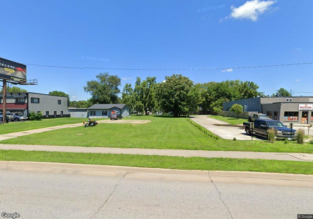 216 E Army Post Rd, Des Moines, IA 50315 - photo 1