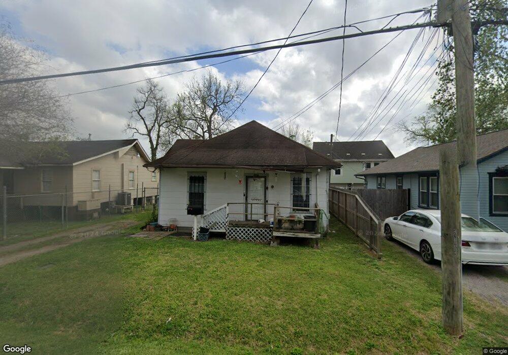 1027 Dunbar St, Houston, TX 77009 - photo 1