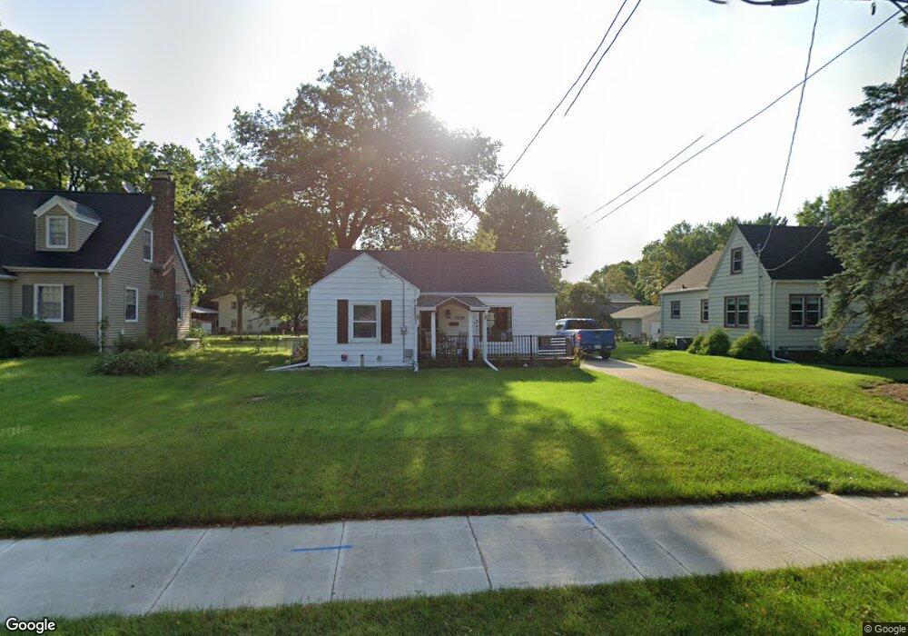 2009 48th St, Des Moines, IA 50310 - photo 1