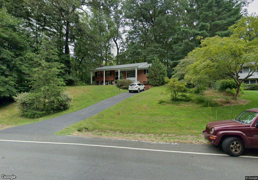 9017 Hamilton Dr, Fairfax, VA 22031 - photo 1