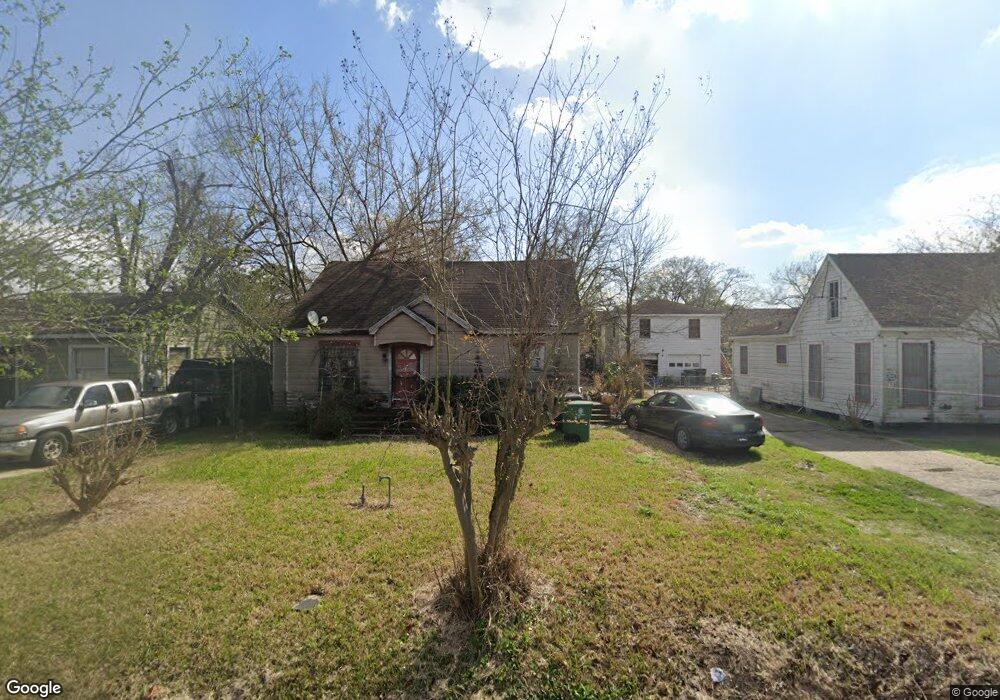 908 Lindale St, Houston, TX 77022 - photo 1