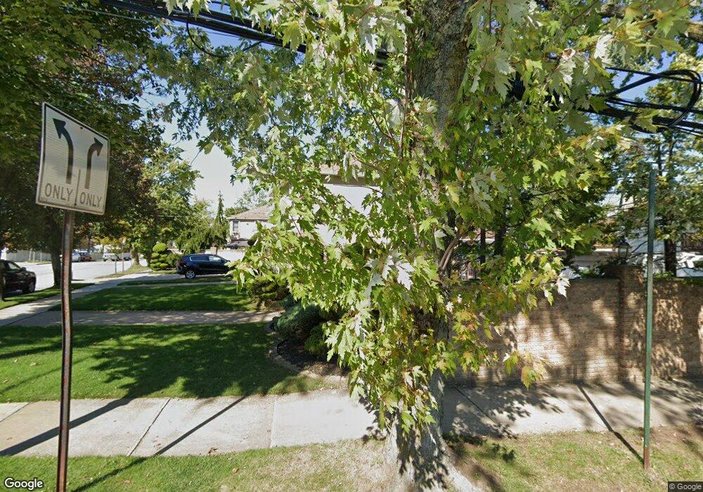 1545 Woodrow Rd, Staten Island, NY 10309 - photo 1