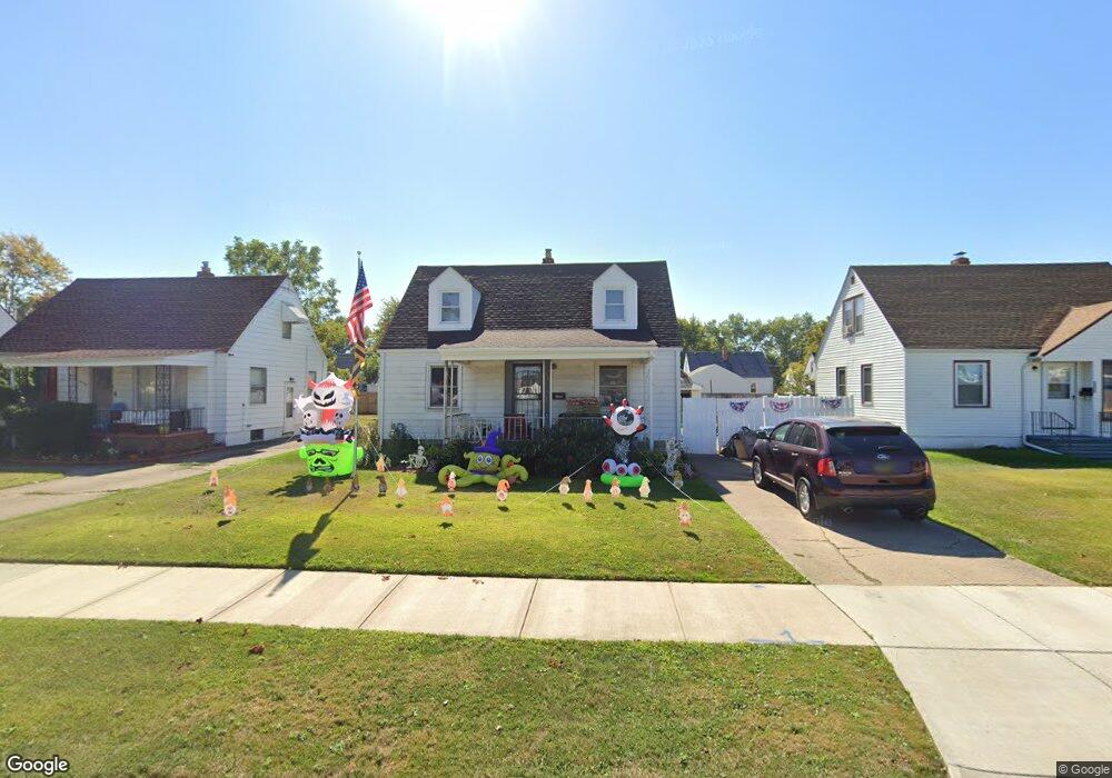 2338 E 34th St, Lorain, OH 44055 - photo 1