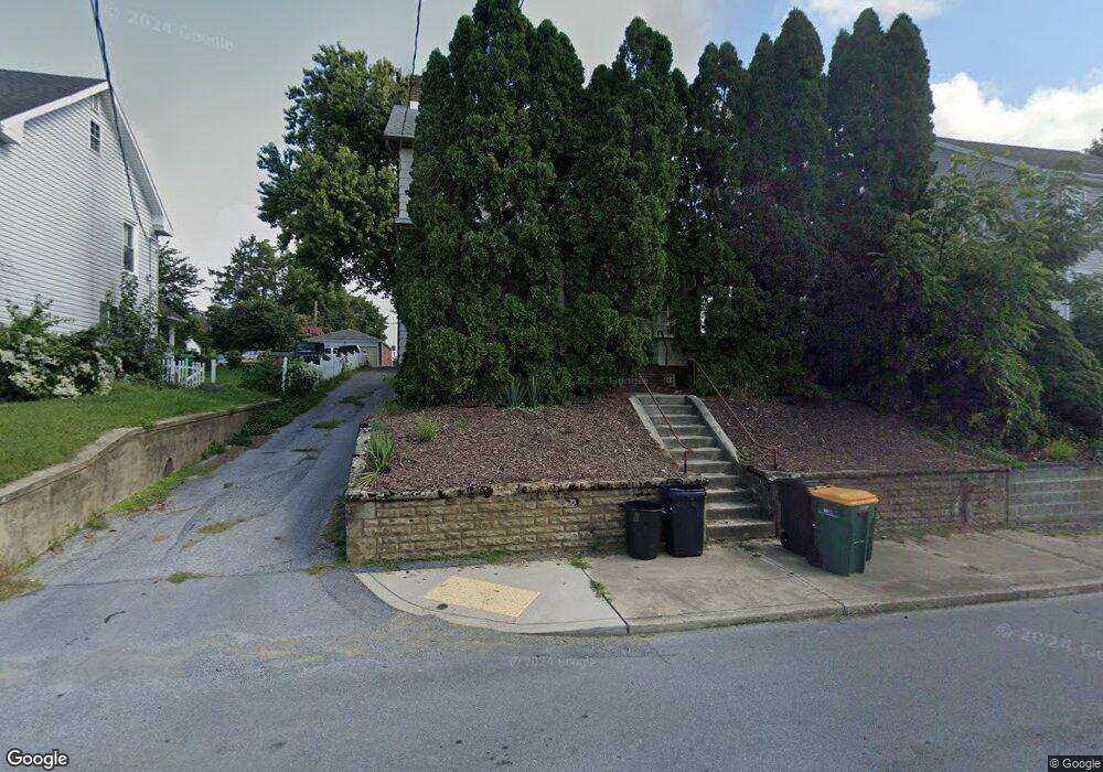 353 W 2nd St, Waynesboro, PA 17268 - photo 1