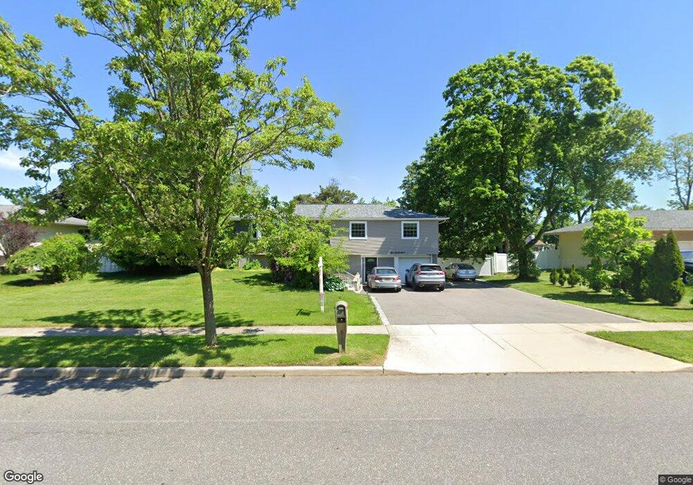 149 New Hwy, ComMacK, NY 11725 - photo 1