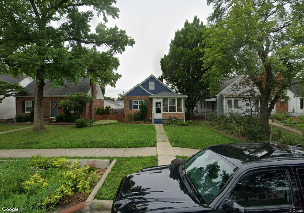 553 E Royal Forest Blvd, Columbus, OH 43214 - photo 1