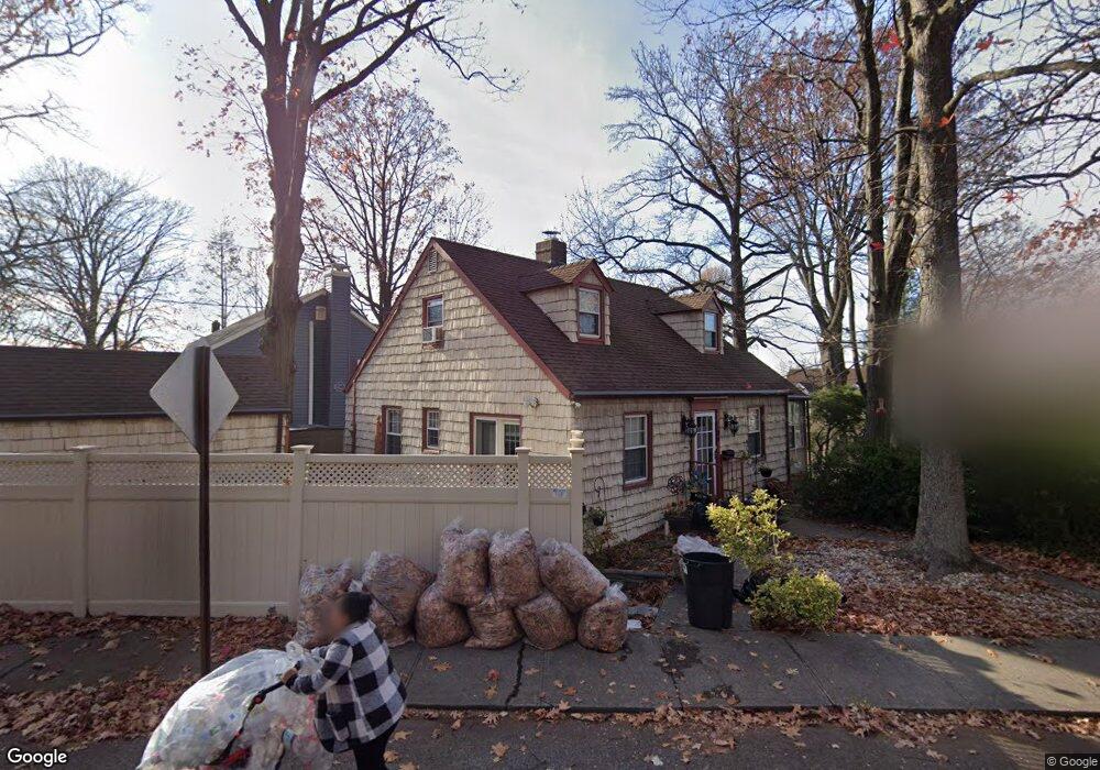 34 Rugby Ave, Staten Island, NY 10301 - photo 1