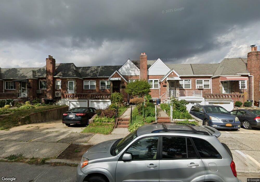 4556 Utopia Pkwy, Flushing, NY 11358 - photo 1