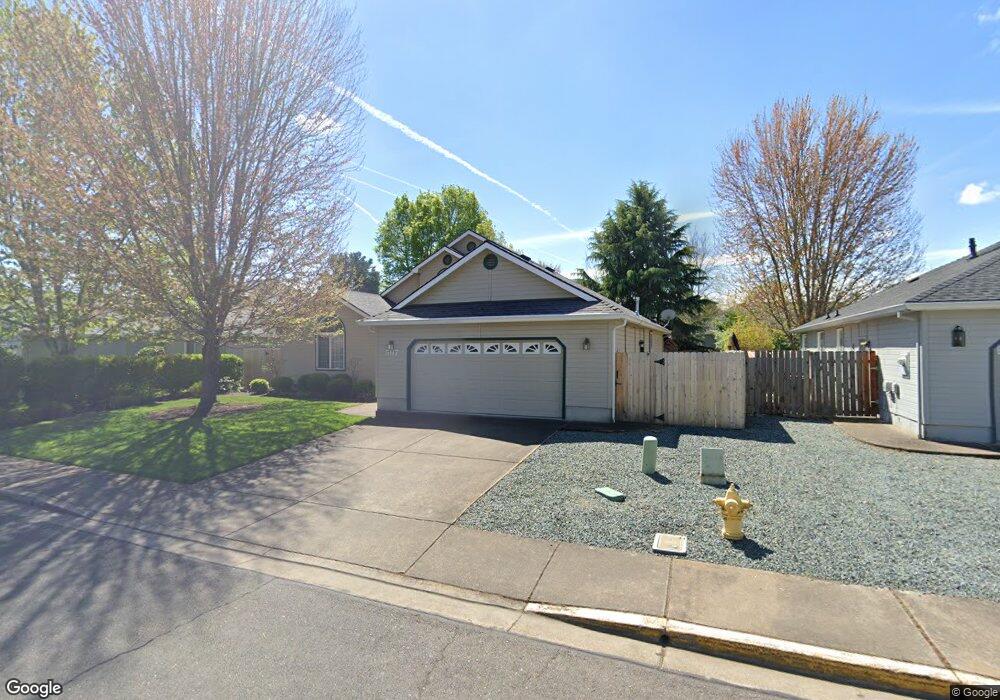 567 Mitchell Way, Central Point, OR 97502 - photo 1