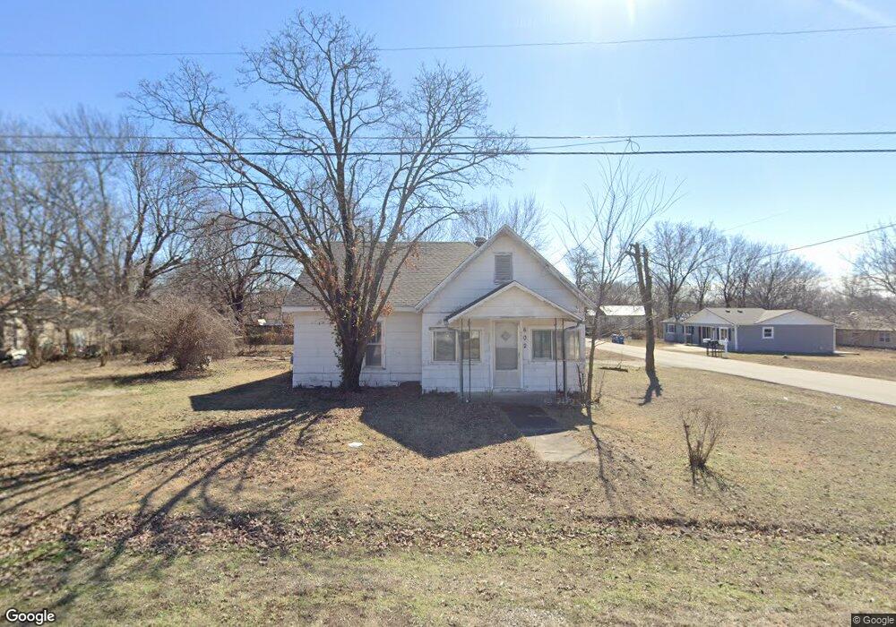 602 Locust St, Carl Junction, MO 64834 - photo 1