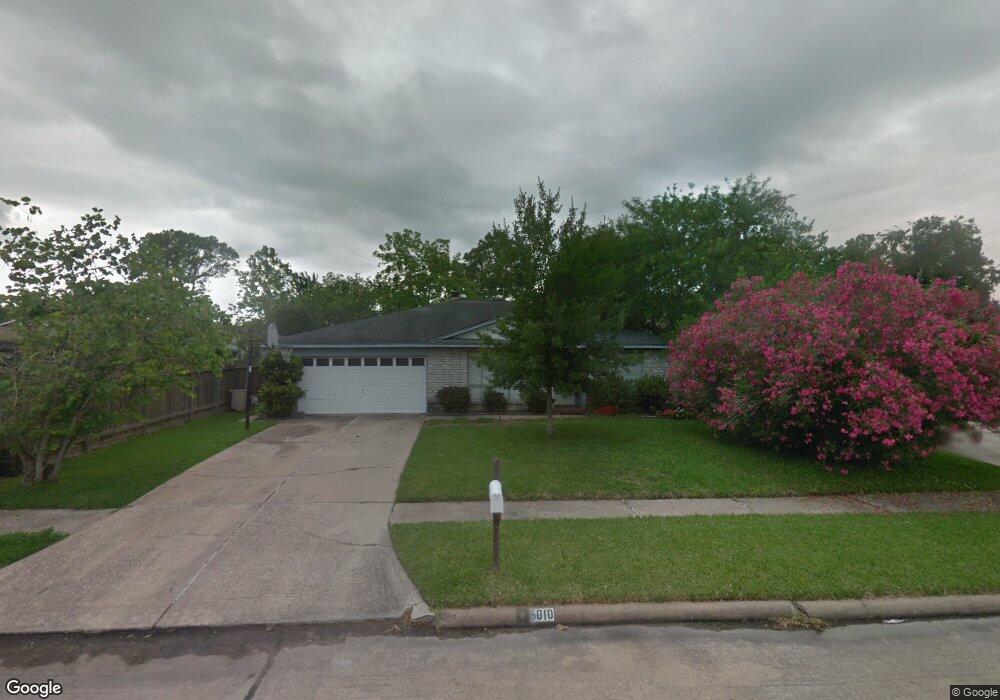 5010 Centennial Ln, Friendswood, TX 77546 - photo 1